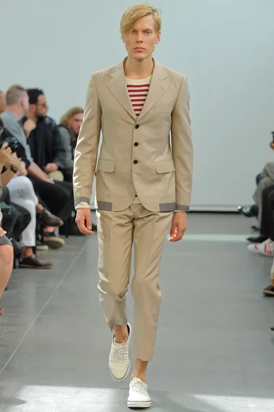 Look 44